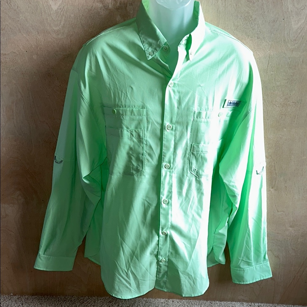 Men's Columbia Omni-ShadeGreen Casual Button Down Shirt